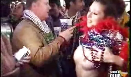 در خانه پدر و مادرش به جنده فارسی یک عملیات مخفی.
