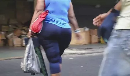 پرتاب در حال اجرا در داخل برای تمیز سكس جنده کردن گوزیدن