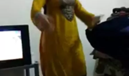 و مادر من, انجمن دوست جنده خوشگل دختر